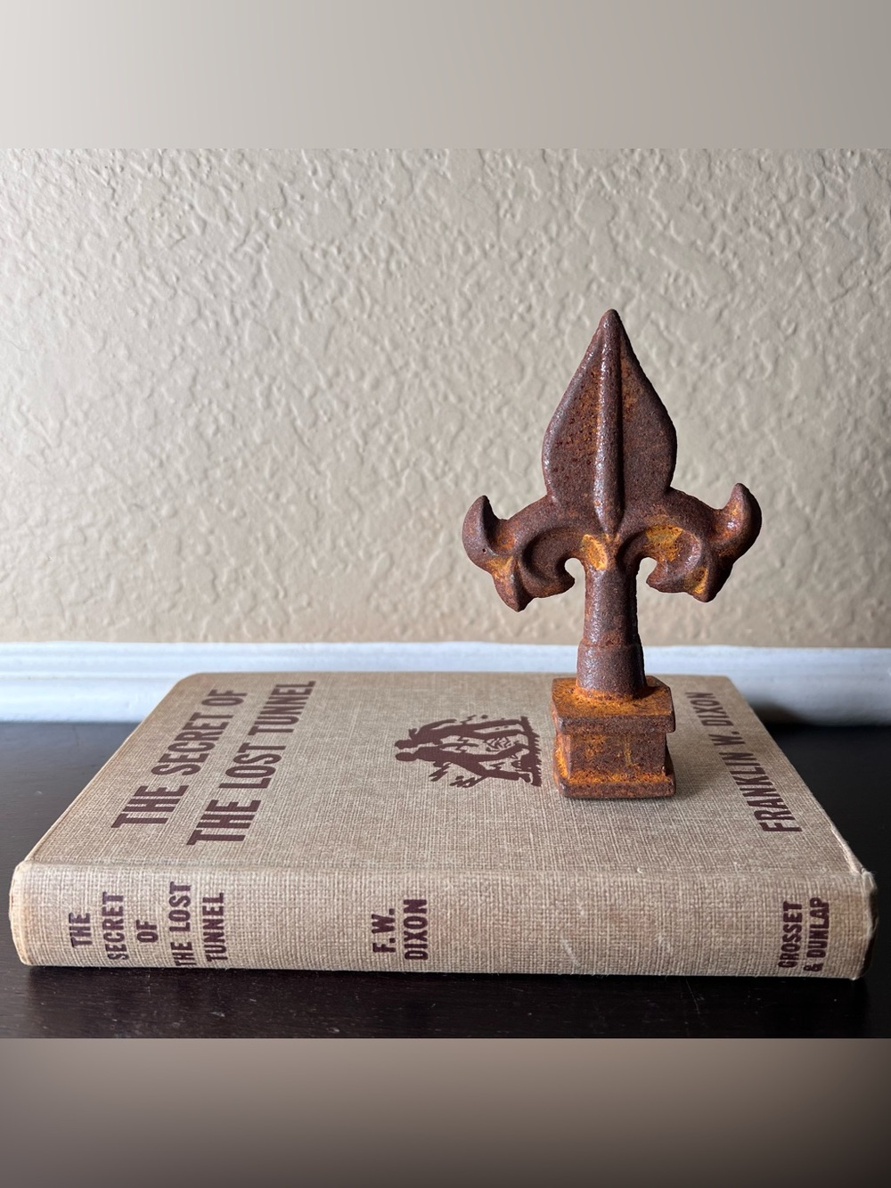 Vintage Cast Iron Fleur De Lis Finial, Architectural Salvage, Paperweight